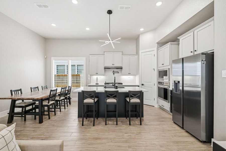 Furnished interior view inside a new home in Meridiana 40', 65', Iowa Colony (Image 10).