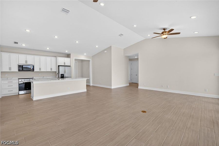 Spacious, unfurnished interior of a new home in Cape Coral, Cape Coral (Image 30). Spacious, unfurnished interior of a new home in Cape Coral, Cape Coral (Image 30).