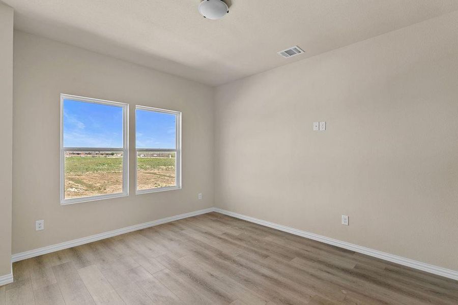 Spacious, unfurnished interior of a new home in Trails of Fossil Creek, Fort Worth (Image 28).