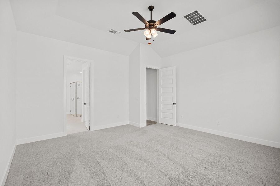 Spacious, unfurnished interior of a new home in The Colony, Bastrop (Image 31).
