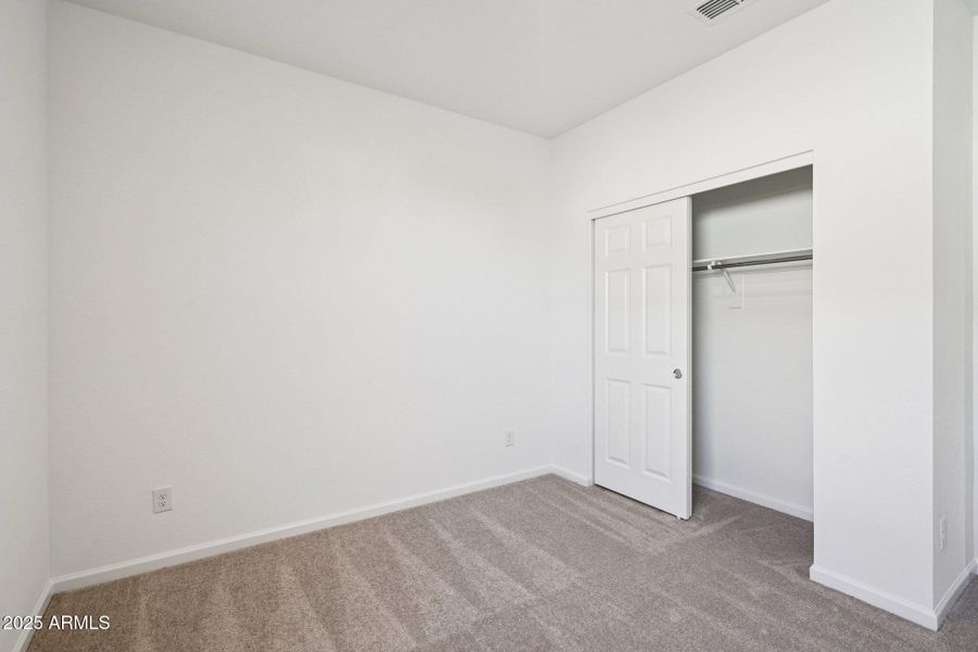 25-web-or-mls-W Mellen Ln-S0512-021