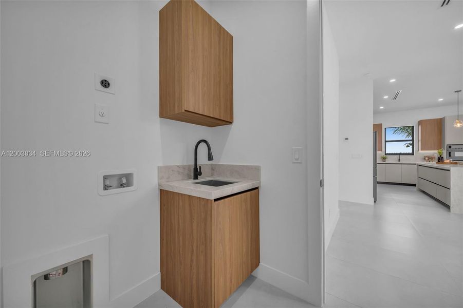 Furnished interior view inside a new home in , Cape Coral (Image 7).