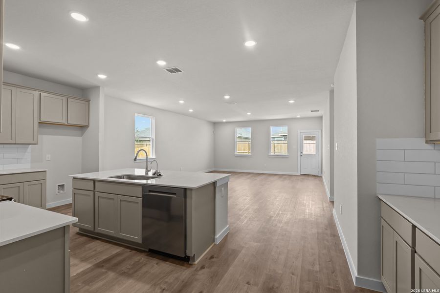 Furnished interior view inside a new home in Hiddenbrooke, Seguin (Image 7).