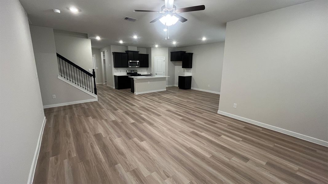 Spacious, unfurnished interior of a new home in Empire Estates, Corpus Christi (Image 4).