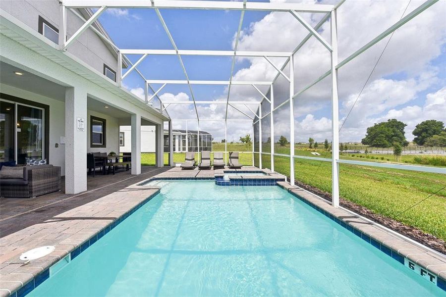 Relaxing pool