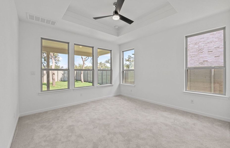Spacious, unfurnished interior of a new home in Wolf Ranch, Georgetown (Image 27).