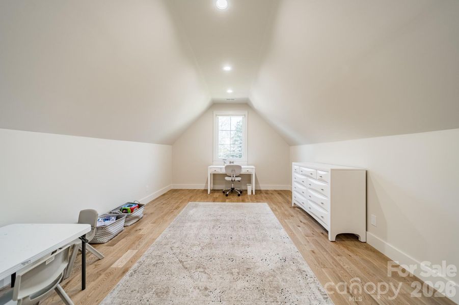 Upstairs Bonus Room