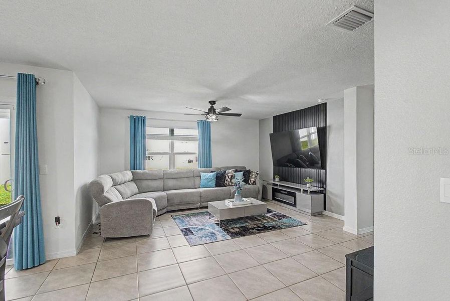 Furnished interior view inside a new home in , Alachua (Image 12).