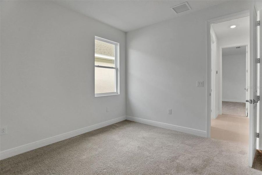 Spacious, unfurnished interior of a new home in Angeline, Land O' Lakes (Image 36).