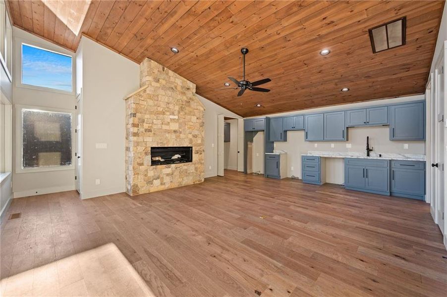 Spacious, unfurnished interior of a new home in , Blue Ridge (Image 40).