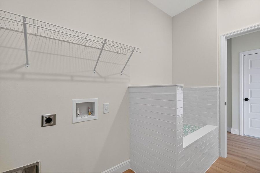 Spacious, unfurnished interior of a new home in , Vero Beach (Image 22).