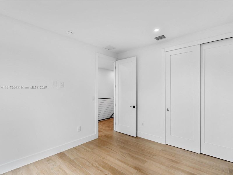 Spacious, unfurnished interior of a new home in , Miami (Image 20).