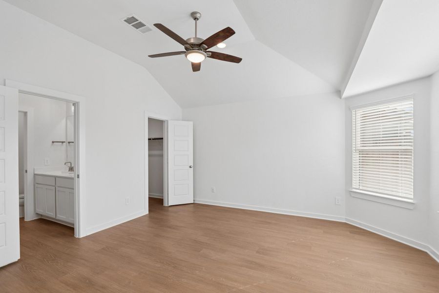 Spacious, unfurnished interior of a new home in Pinewood at Grand Texas, New Caney (Image 11). Spacious, unfurnished interior of a new home in Pinewood at Grand Texas, New Caney (Image 11).