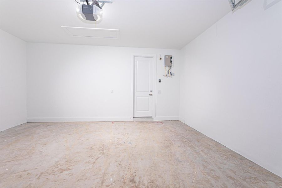 Spacious, unfurnished interior of a new home in , Jupiter (Image 20).