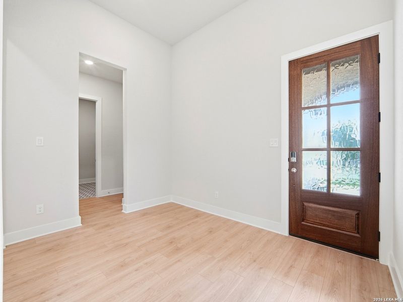 Spacious, unfurnished interior of a new home in Cibolo Crossing, Universal City (Image 9).