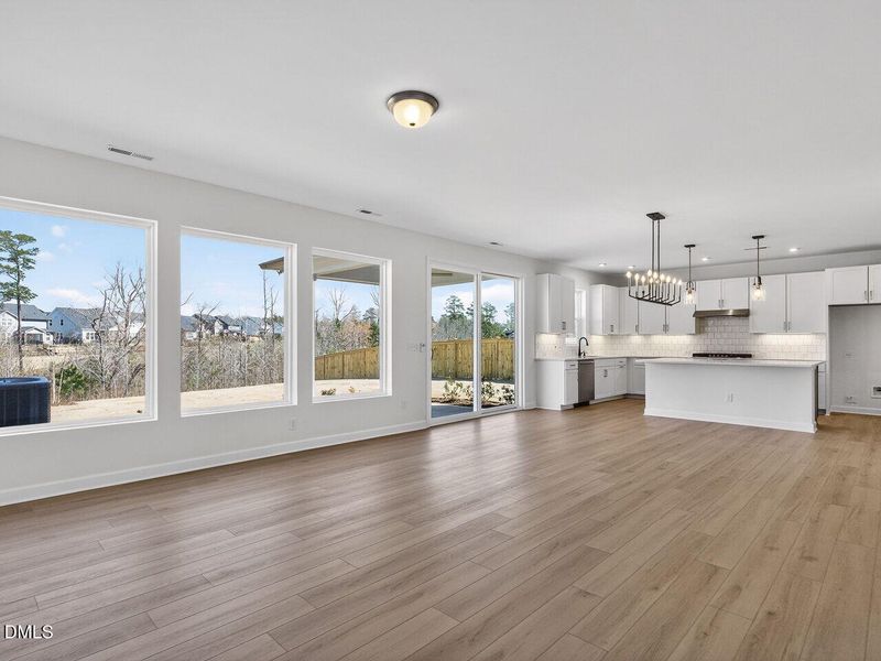 009-1280x960-family-room