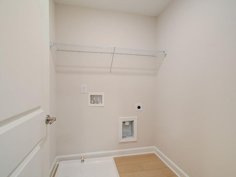 Spacious, unfurnished interior of a new home in Bluffs at Bells Ferry, Marietta (Image 22).