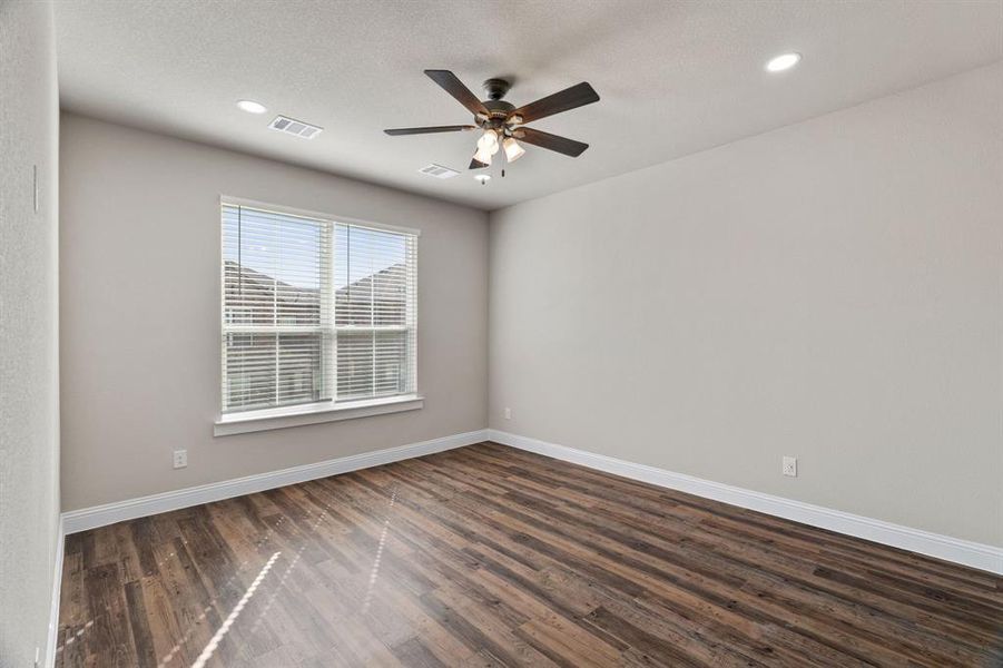 Photos shown may not represent the specific unit.