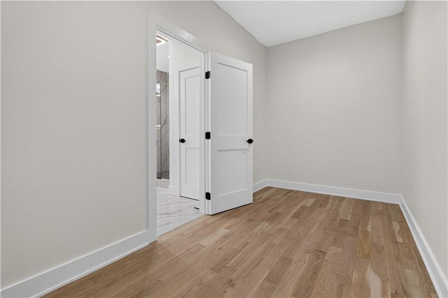 Spacious, unfurnished interior of a new home in , Atlanta (Image 15).