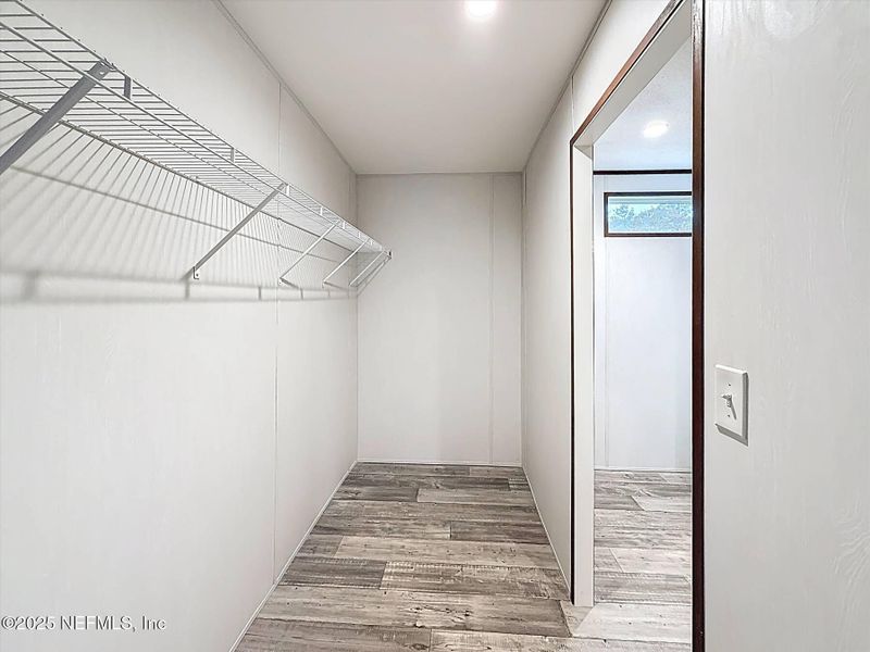 Spacious, unfurnished interior of a new home in , Hawthorne (Image 24).