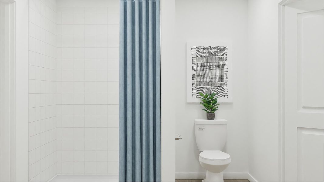 3002 Canopy Owners Bath 1of2 F2