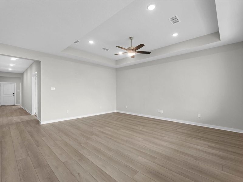 Spacious, unfurnished interior of a new home in Mason Woods, Cypress (Image 14).