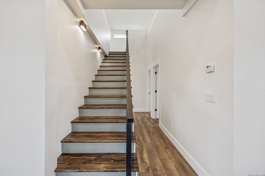 Spacious, unfurnished interior of a new home in , Castroville (Image 27).