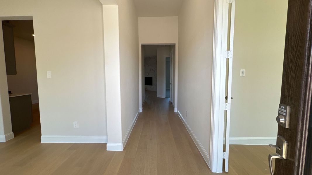 Spacious, unfurnished interior of a new home in Peachtree Meadows, Rockwall (Image 14). Spacious, unfurnished interior of a new home in Peachtree Meadows, Rockwall (Image 14).