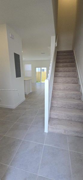 Spacious, unfurnished interior of a new home in Le Jardine, Florida City (Image 18).