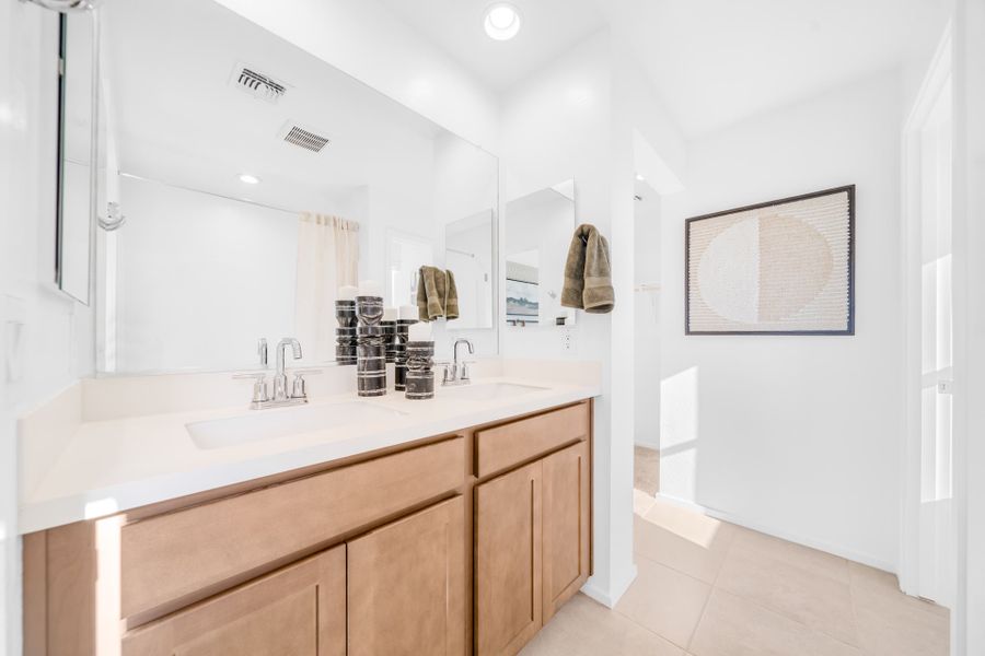 Primary Bathroom | Horizon | Wildera – Crest Series | New Homes in San Tan Valley, AZ by Landsea Homes Primary Bathroom | Horizon | Wildera – Crest Series | New Homes in San Tan Valley, AZ by Landsea Homes