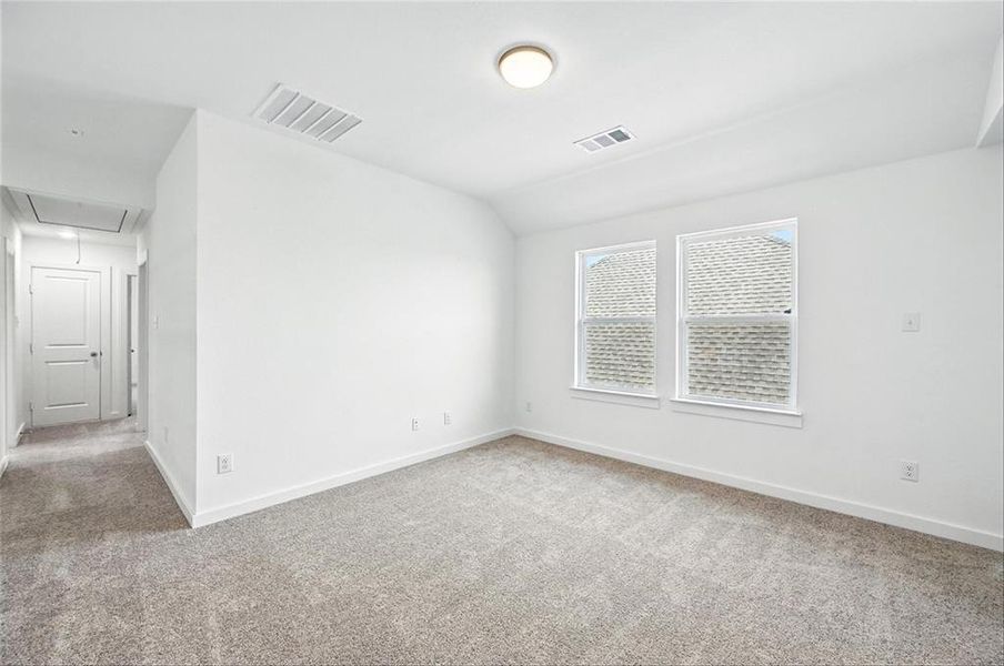 Spacious, unfurnished interior of a new home in Talia, Mesquite (Image 21).