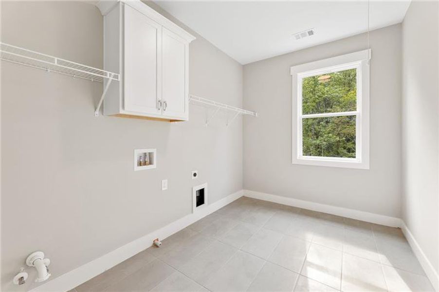 Spacious, unfurnished interior of a new home in Arden on Lanier, Cumming (Image 24).