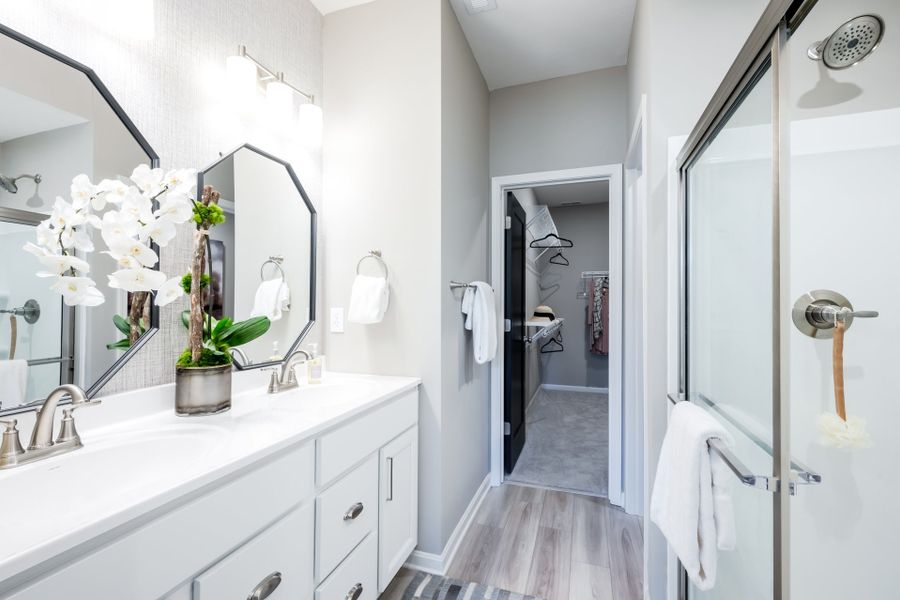 Representative furnished interior of a home built from the Wembley by Fischer Homes in Villas at Gold Creek, Dawsonville (Image 19).