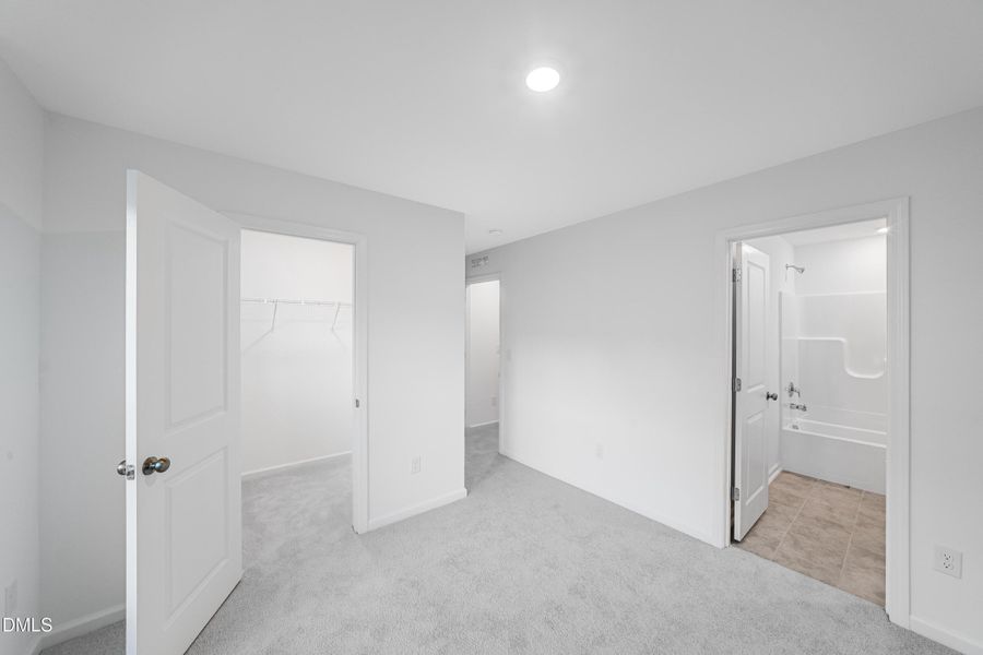 SUN_CrescentTownes_Pic_Savannah_Bed2_2of