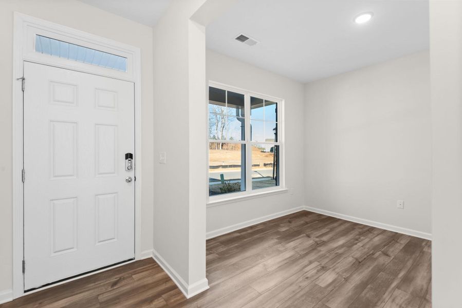 Spacious, unfurnished interior of a new home in Chandler Ridge, McLeansville (Image 14).