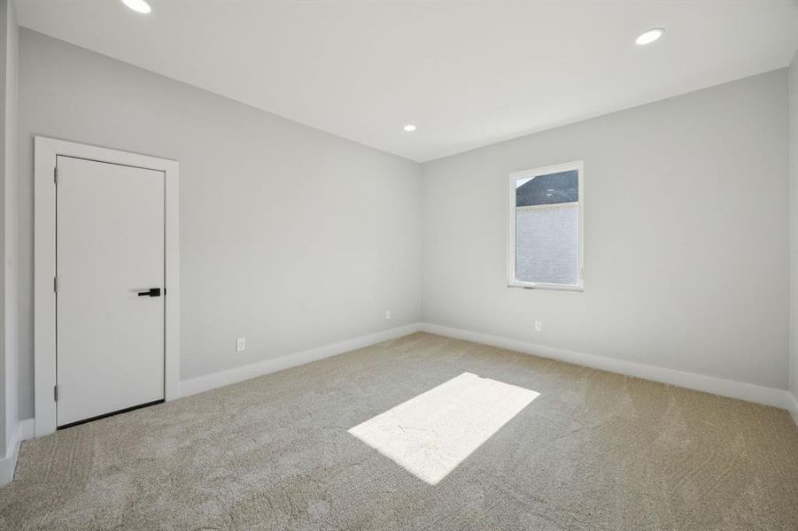 Spacious, unfurnished interior of a new home in , Cedar Hill (Image 23).