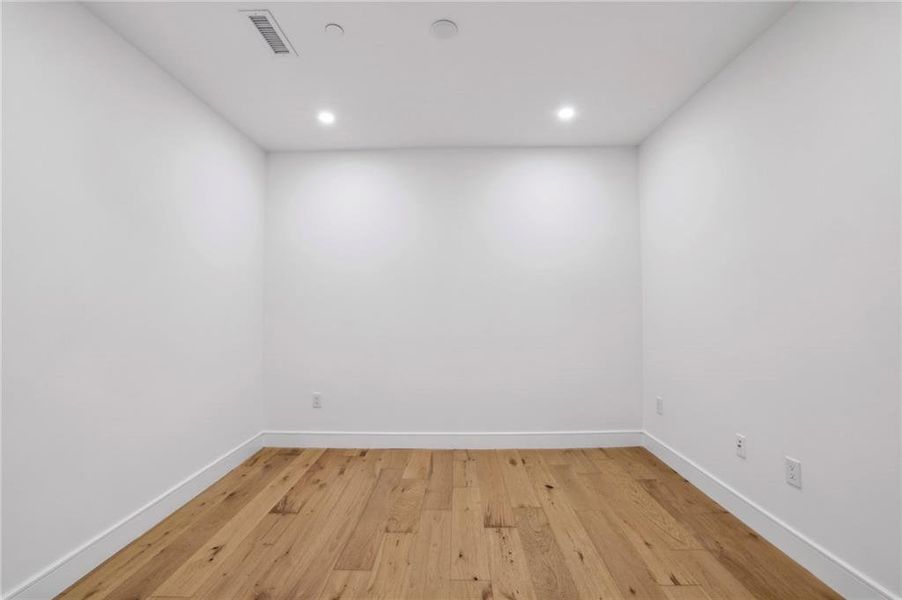 Spacious, unfurnished interior of a new home in , Atlanta (Image 25). Spacious, unfurnished interior of a new home in , Atlanta (Image 25).