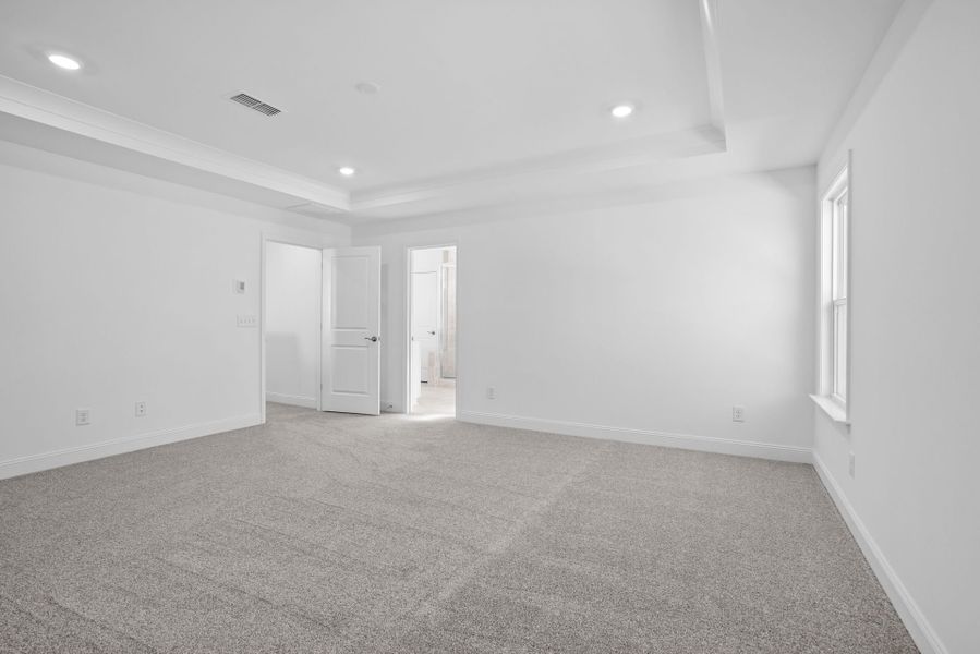 Spacious, unfurnished interior of a new home in Elmbrook, Indian Trail (Image 27).