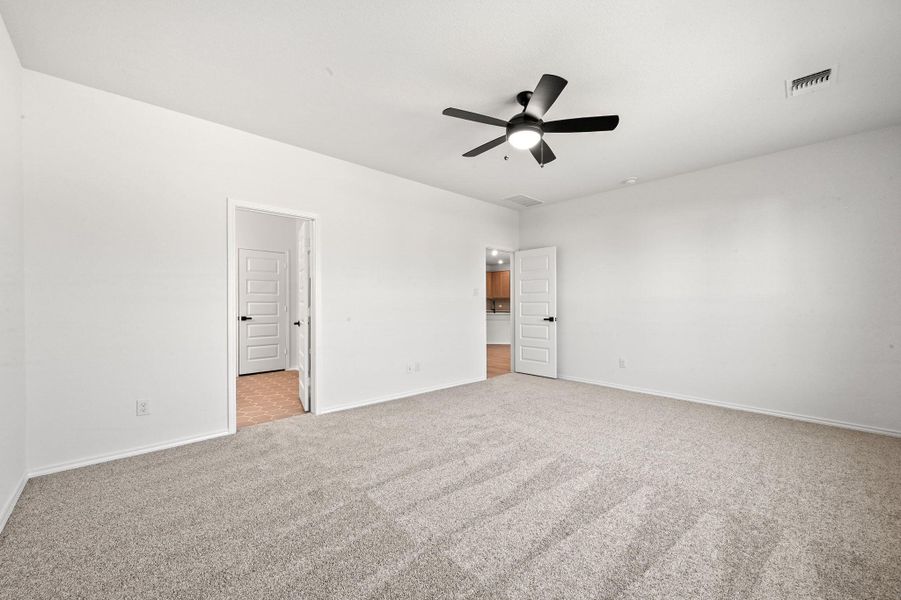 Spacious, unfurnished interior of a new home in Salerno - Classic Collection, Round Rock (Image 28).