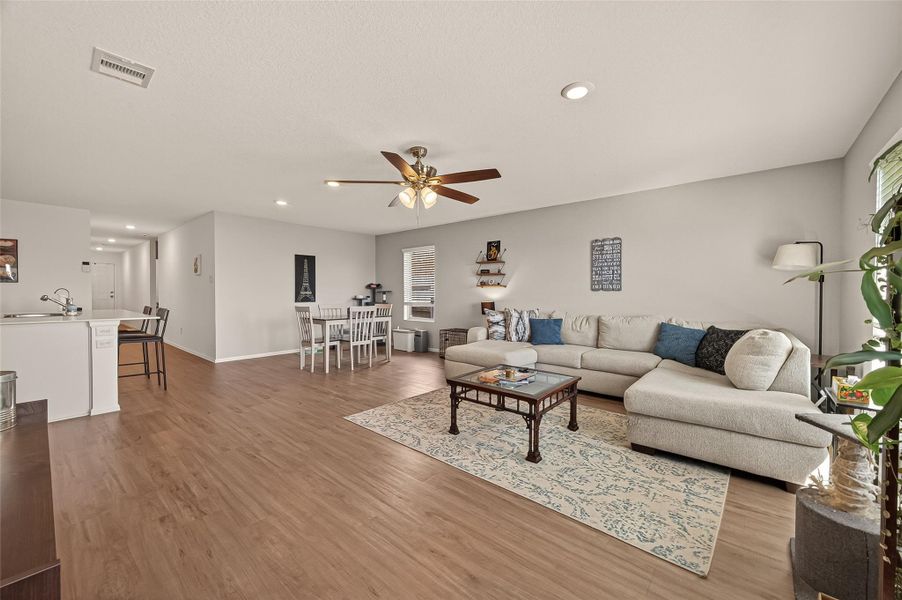 Furnished interior view inside a new home in , Baytown (Image 12).