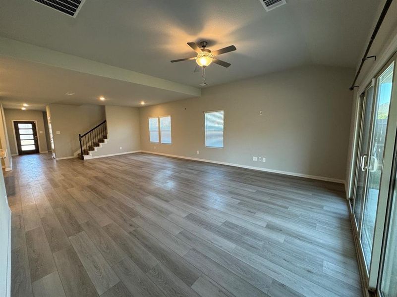 Spacious, unfurnished interior of a new home in Cibolo Hills, Fort Worth (Image 36). Spacious, unfurnished interior of a new home in Cibolo Hills, Fort Worth (Image 36).