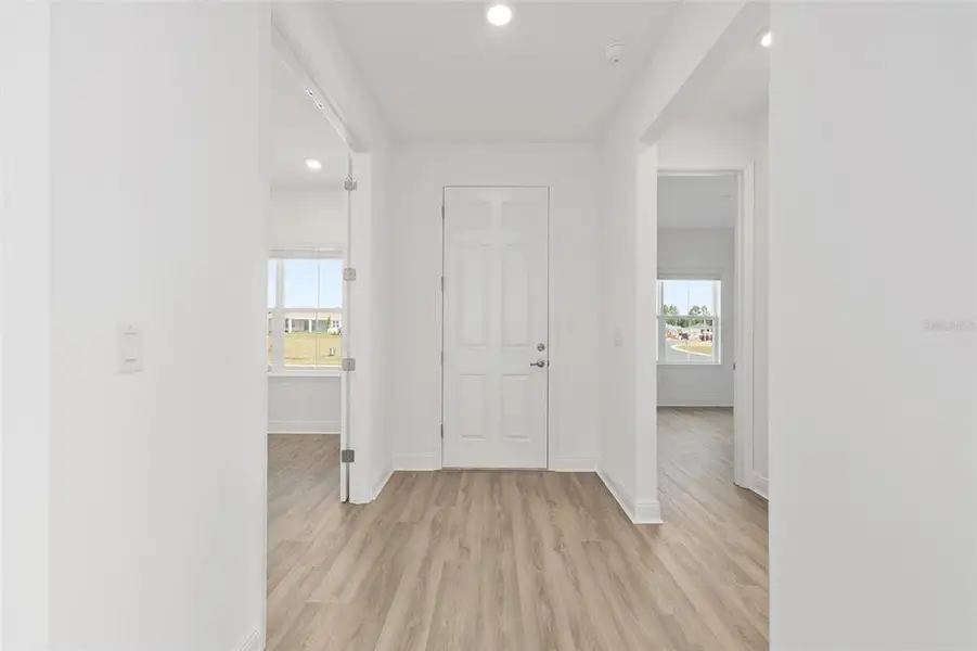 Spacious, unfurnished interior of a new home in , Ocala (Image 28).