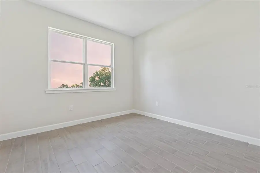 Spacious, unfurnished interior of a new home in , Cape Coral (Image 22).