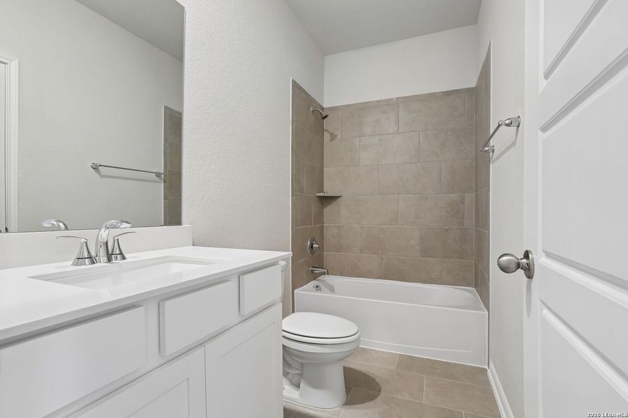 Furnished interior view inside a new home in Thomas Pond, San Antonio (Image 8).