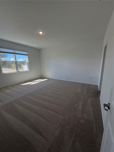 Image 10 of a home in Oakview.