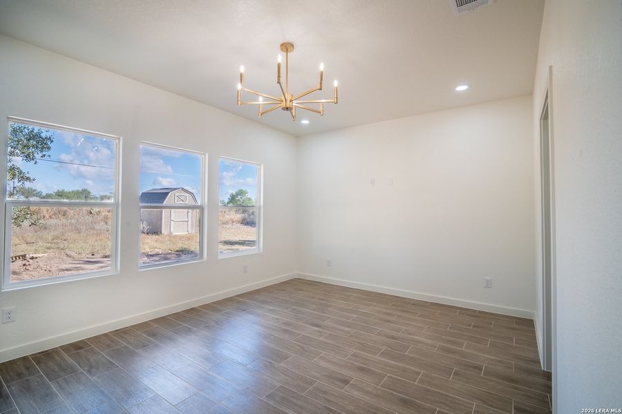 Spacious, unfurnished interior of a new home in , La Vernia (Image 30).