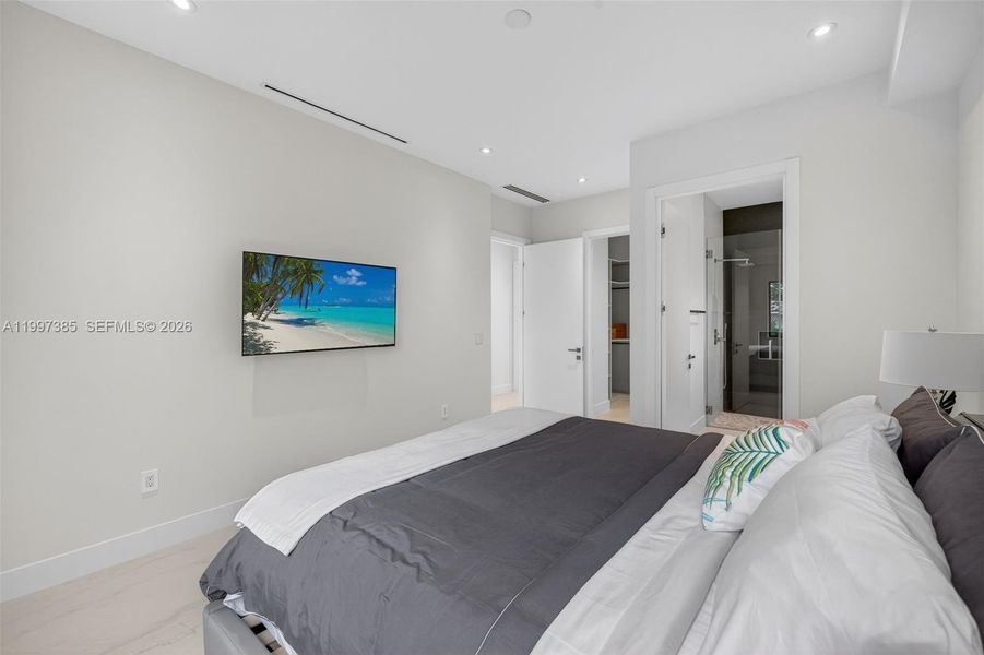 Furnished interior view inside a new home in , Fort Lauderdale (Image 37).