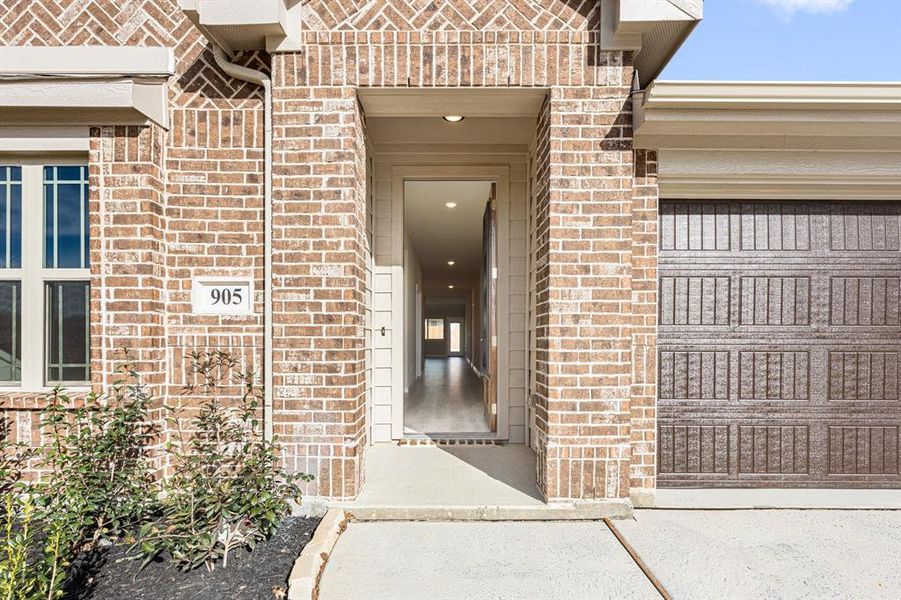 Exterior details and patio area of a home in Eagle Glen Elements, Alvarado (Image 24).