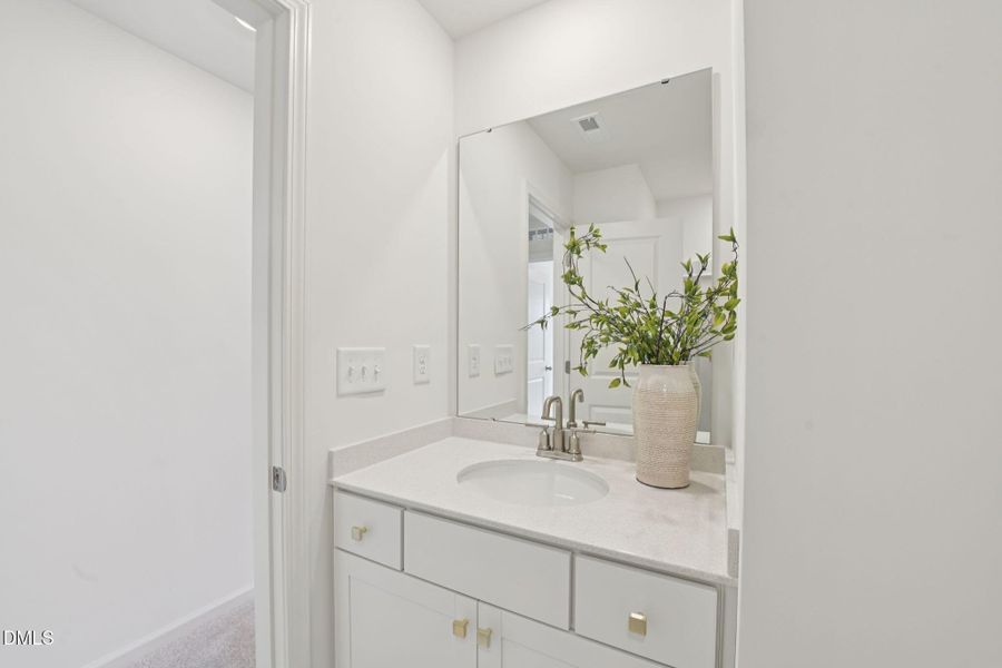 26-web-or-mls-2027 Oakdale Dr-S3103-026