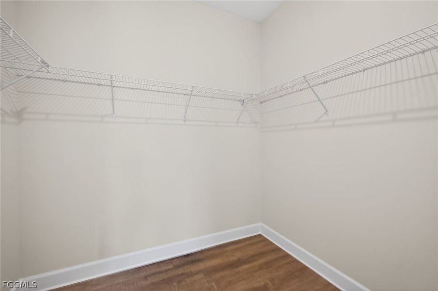 Spacious, unfurnished interior of a new home in Cape Coral, Cape Coral (Image 22).